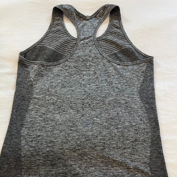Nike Dri Fit High Performance Tank Top - Picture 2 of 5